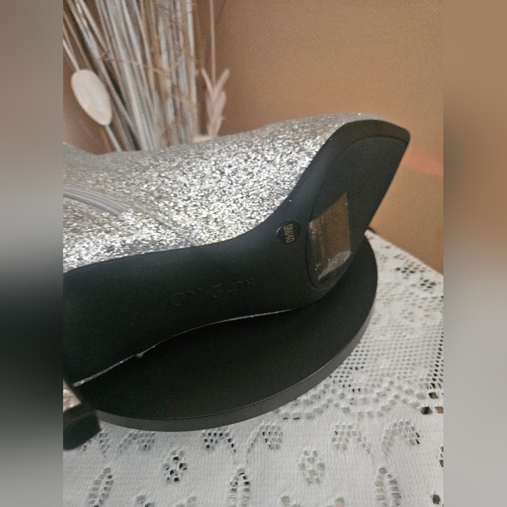 💞❣️Womens On 34th Silver Glitter Pointed Toe Ankle Booties-Size 9-2" Heels NWOT - Picture 7 of 7